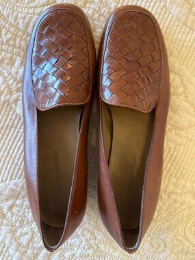 Naturalizer classic brown leather loafers. Size 37